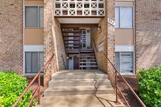 558 Wilson Bridge Dr in Oxon Hill, MD - Building Photo - Building Photo