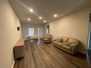 5412 Mariposa Grv Dr in Jonesboro, AR - Building Photo - Building Photo