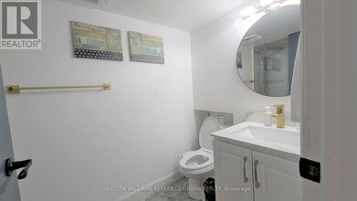 6532 Kuhn Crescent in Niagara Falls, ON - Building Photo - Building Photo