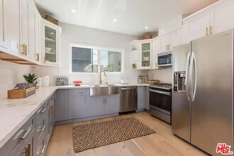 2419 Walnut Ave in Los Angeles, CA - Building Photo - Building Photo