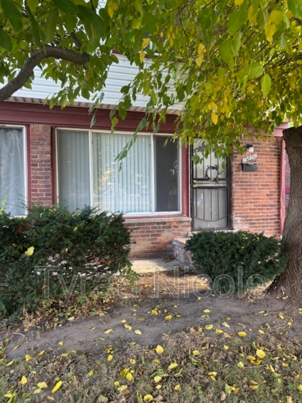 property at 15896 Southfield Fwy