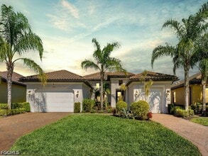10093 Avalon Lake Cir in Ft. Myers, FL - Building Photo - Building Photo