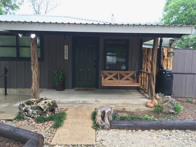 1565 Roadside Dr in Canyon Lake, TX - Building Photo - Building Photo