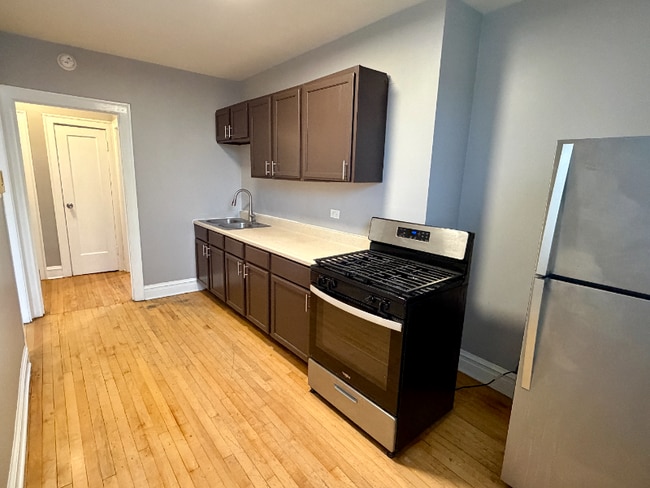 6501 S Maplewood Ave, Unit 2523-2 in Chicago, IL - Foto de edificio - Building Photo