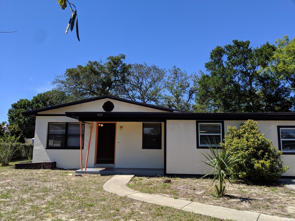 1430 Crest Dr in Titusville, FL - Building Photo