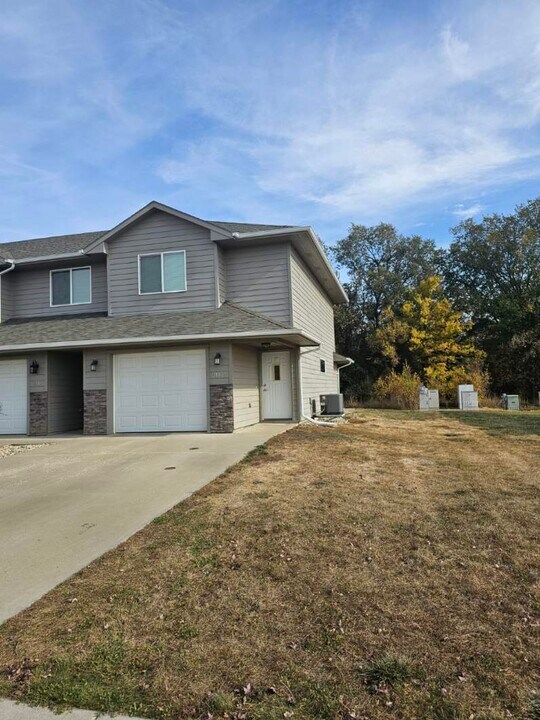 1411 Kayla Pl in Harrisburg, SD - Building Photo