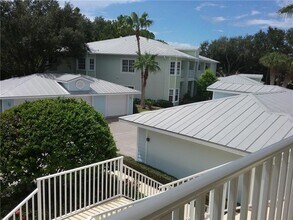 293 Hidden Bay Dr, Unit 203 in Osprey, FL - Building Photo - Building Photo