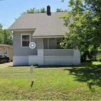 2206 McLaran Ave in Jennings, MO - Building Photo