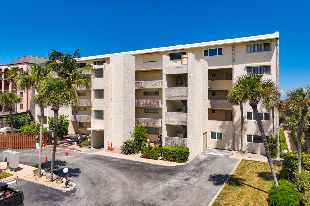 Sunrise Tower in Cocoa Beach, FL - Building Photo