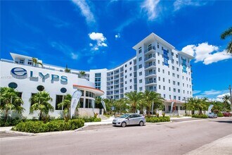 2500 SW 22nd Terrace-Unit -312 in Fort Lauderdale, FL - Foto de edificio - Building Photo