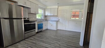 3202 Cherokee Ave in Flint, MI - Building Photo