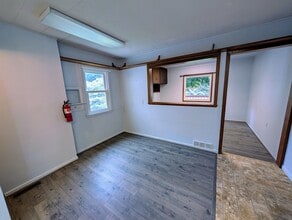 707 10th Ave in Sully, IA - Building Photo - Building Photo