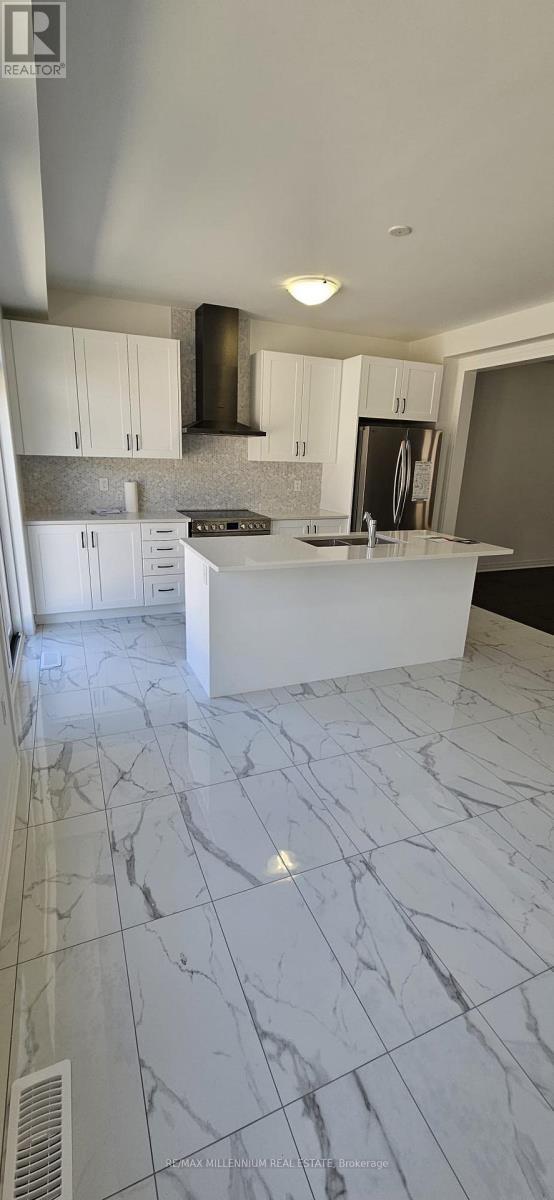 12 Deer Rdg Cres in Whitby, ON - Building Photo - Building Photo