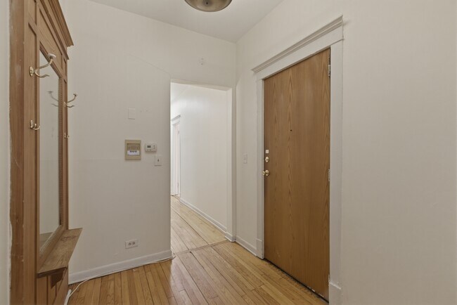 5120 N Kenmore Ave, Unit 1S in Chicago, IL - Building Photo - Building Photo