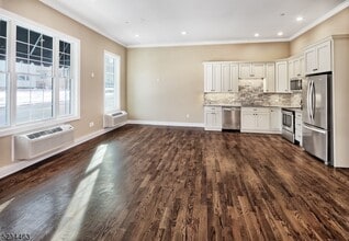 27 Central Ave in Caldwell, NJ - Building Photo - Building Photo