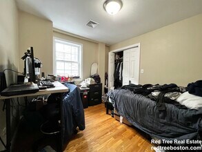 57 Day St, Unit 57 in Boston, MA - Foto de edificio - Building Photo