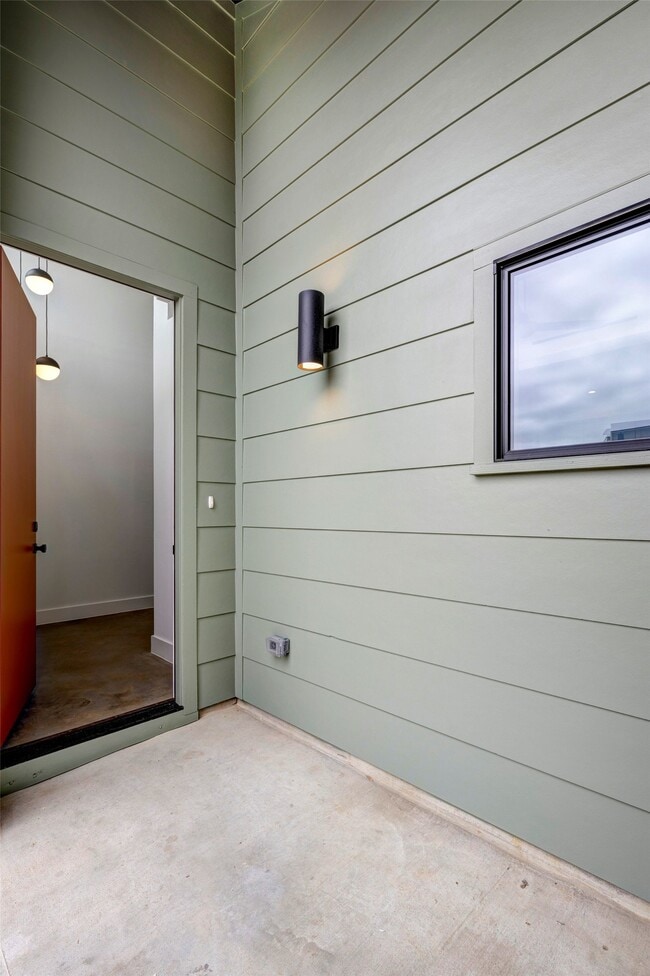 1717 Airline Dr in Houston, TX - Building Photo - Building Photo