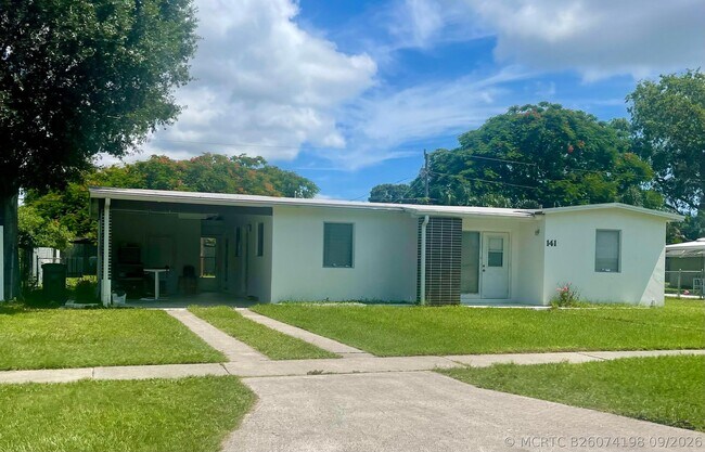 property at 141 SE Bonita Ct