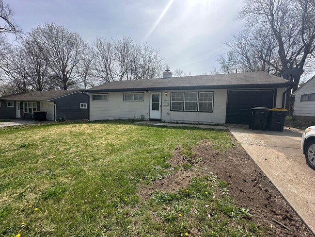 property at 7405 E 112th St