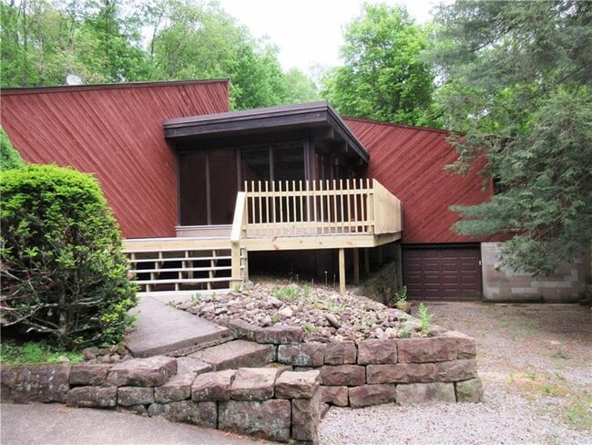property at 830 Warrendale Bayne Rd