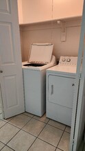 2200 E Trinity Mls Rd in Carrollton, TX - Building Photo - Building Photo