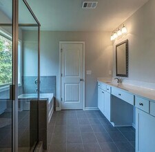 6630 Springfield Wy. in Atlanta, GA - Building Photo - Building Photo