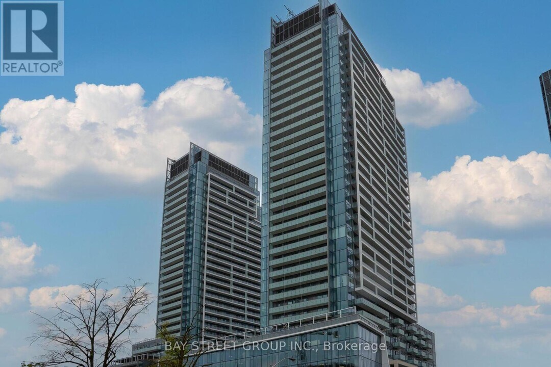 N344-N347 GOLDEN LION Hts in Toronto, ON - Building Photo