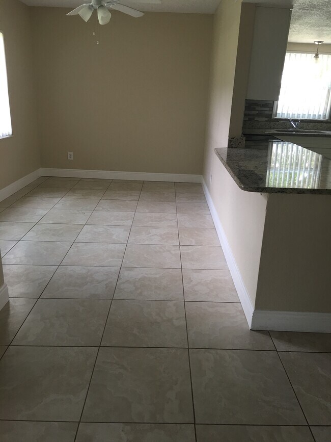 9910 Turf Way in Orlando, FL - Building Photo - Building Photo
