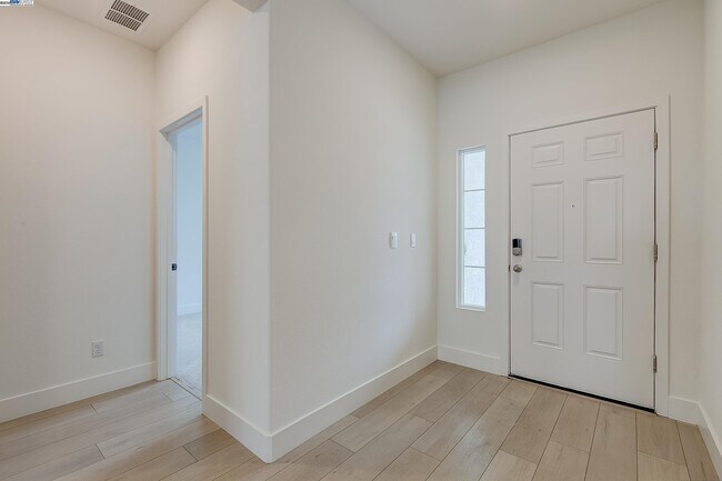 1227 Richardson Rd in Lathrop, CA - Building Photo - Building Photo