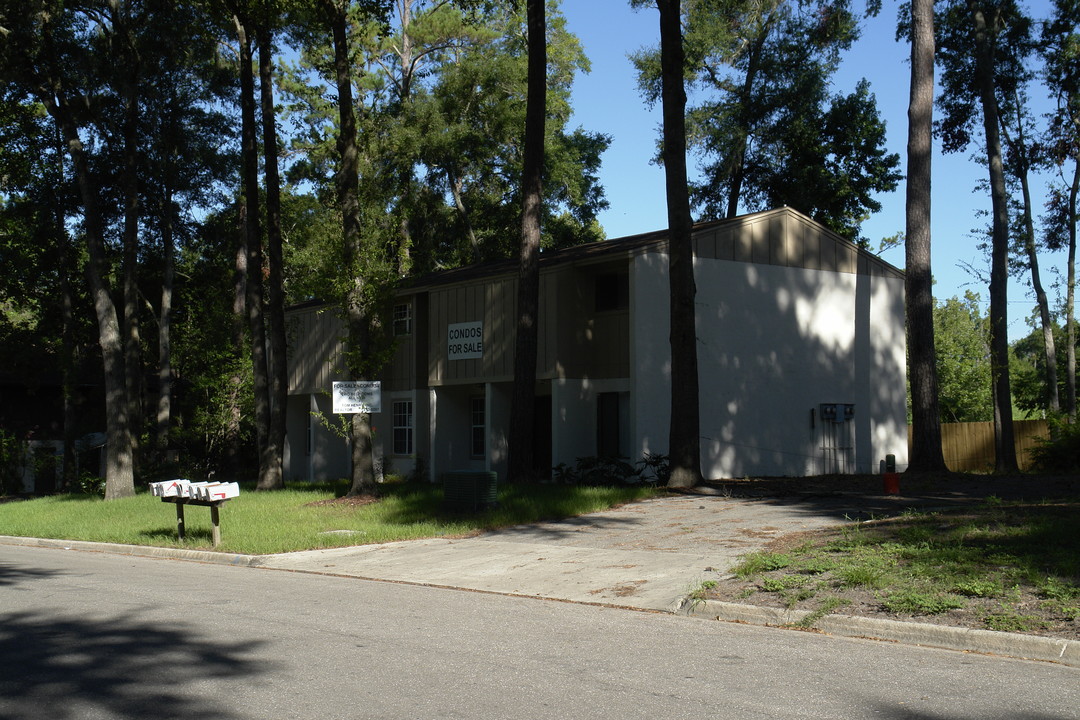 630 SW 10th Ln in Gainesville, FL - Building Photo