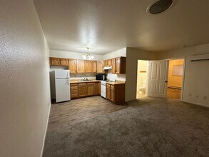 13 1st St SE-Unit -10 in Minot, ND - Building Photo - Building Photo