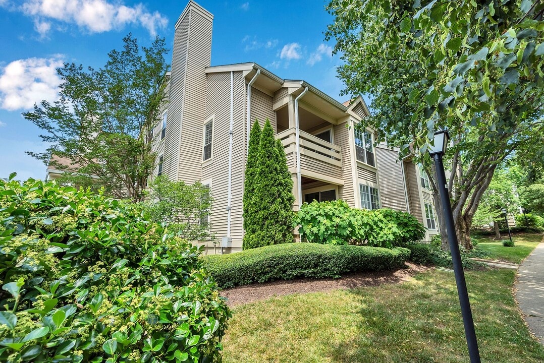 6608 Jupiter Hills Cir in Alexandria, VA - Building Photo