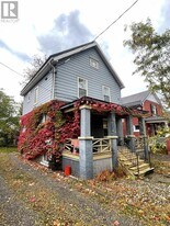 17 Marmora St in St Catharines, ON - Building Photo