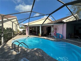 1315 Naples Lake Dr in Naples, FL - Building Photo
