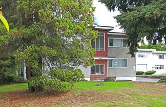 4465 Imperial St in Burnaby, BC - Building Photo - Building Photo