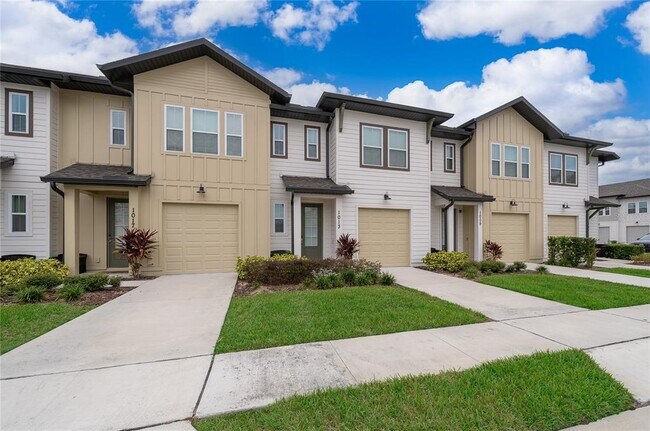 1013 Plantation Ln in Davenport, FL - Building Photo - Building Photo