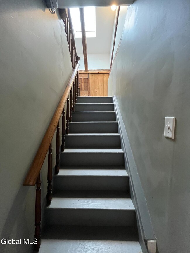 715 Hudson Ave in Stillwater, NY - Foto de edificio - Building Photo