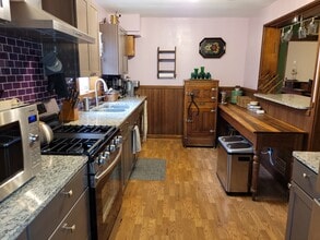 1036 Creek Locks Rd in Rosendale, NY - Building Photo - Building Photo