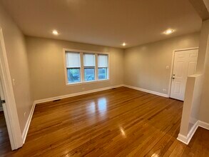 3422 W Waveland Ave in Chicago, IL - Foto de edificio - Building Photo