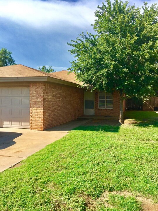 6112 38th St in Lubbock, TX - Building Photo