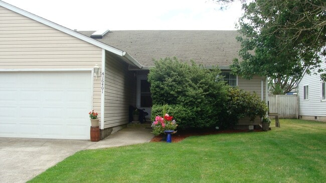 property at 16401 NE 8th St