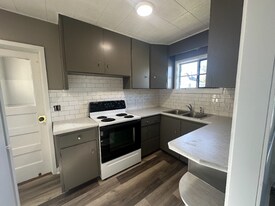 110 E Beloit Ave in Salina, KS - Building Photo