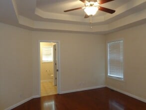 3784 Cindy Jo Dr N in Clarksville, TN - Foto de edificio - Building Photo