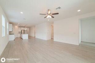 10920 S 55th Ln in Phoenix, AZ - Foto de edificio - Building Photo