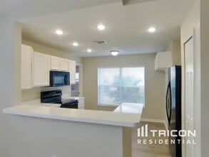 6534 Covewood Dr in Spring Hill, FL - Building Photo - Building Photo