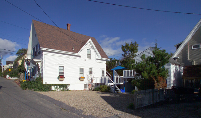 9 Soper St in Provincetown, MA - Building Photo - Building Photo