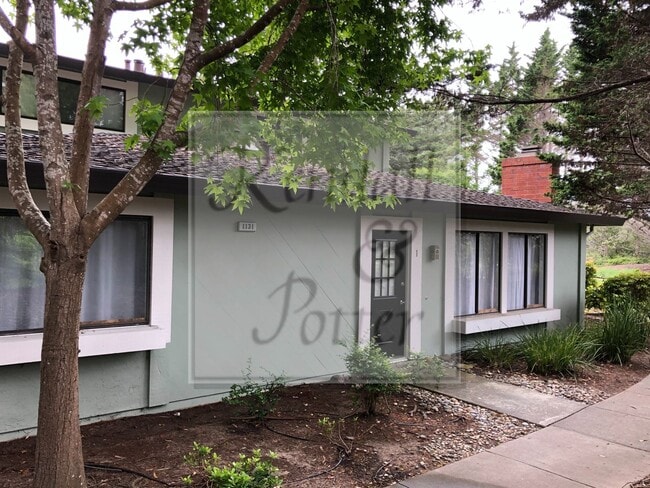 1131 Sills Ct in Capitola, CA - Building Photo - Building Photo