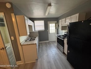 4114 Moncrief Rd in Jacksonville, FL - Building Photo - Building Photo