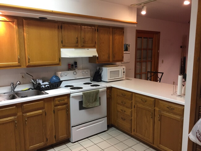 113 Raylinsky Rd in Ballston Lake, NY - Building Photo - Building Photo