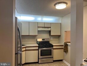 44 Holly Ct in Trenton, NJ - Building Photo - Building Photo